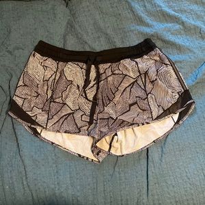 Lululemon Hotty Hot shorts 4” inseam size 10